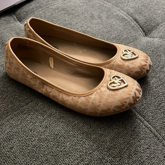 Michael Kors Ballet Flats - Picture 3 of 5